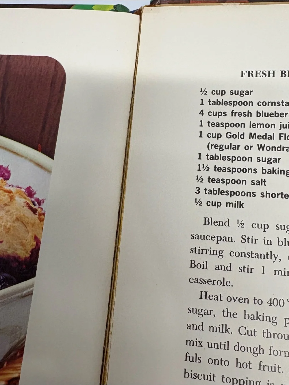 Vintage 1968 Betty Crocker Pie and Pastry Cookbook - Multicolor